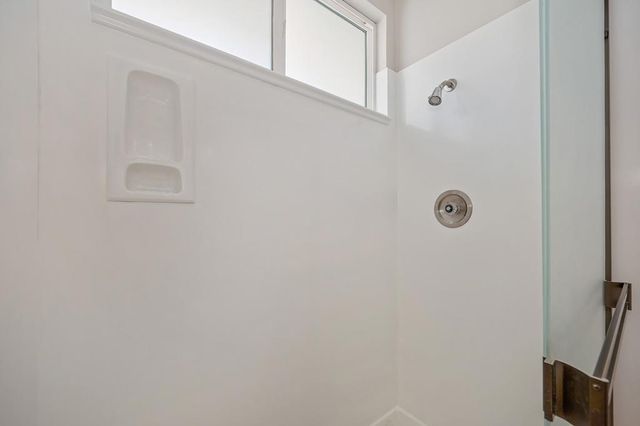 8941 La Riviera Dr, Sacramento, CA 95826