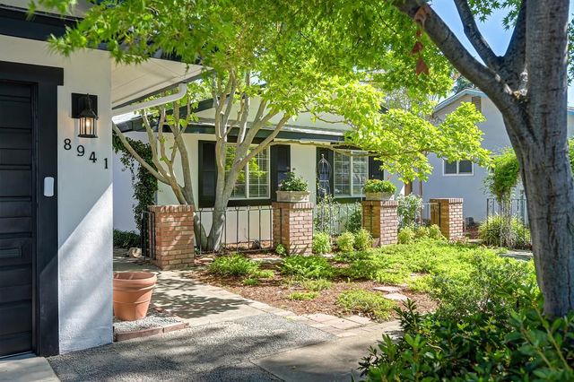 8941 La Riviera Dr, Sacramento, CA 95826