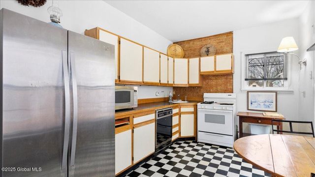 154 Washington Street, Saratoga Springs, NY 12866