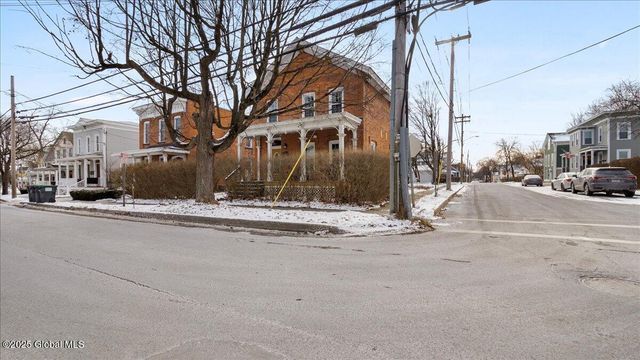 154 Washington Street, Saratoga Springs, NY 12866