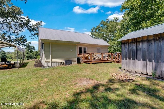 13593 Old Kentucky Rd, Walling, TN 38587