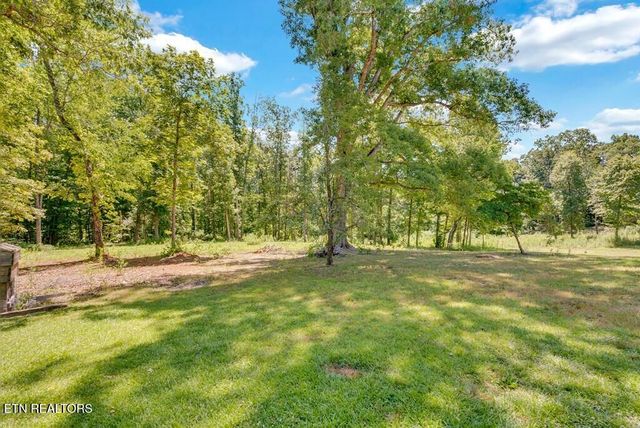 13593 Old Kentucky Rd, Walling, TN 38587