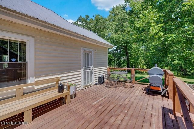 13593 Old Kentucky Rd, Walling, TN 38587