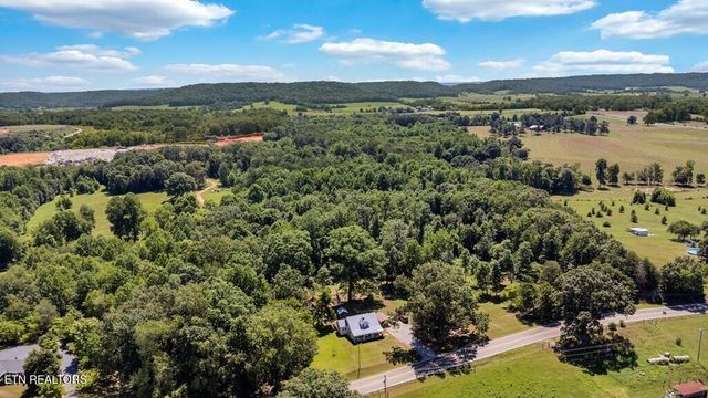 13593 Old Kentucky Rd, Walling, TN 38587
