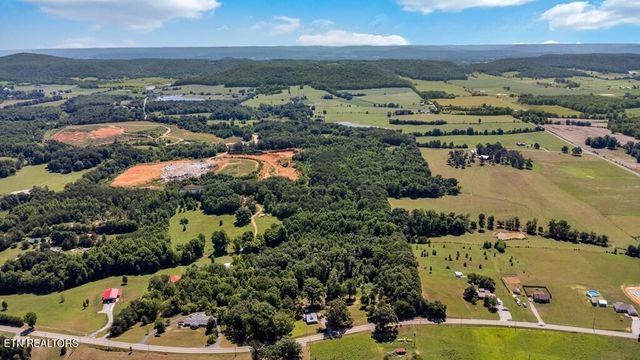 13593 Old Kentucky Rd, Walling, TN 38587