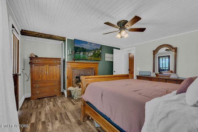 13593 Old Kentucky Rd, Walling, TN 38587