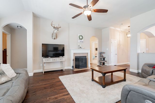 10921 Owl Creek Drive, Fort Worth, TX 76179