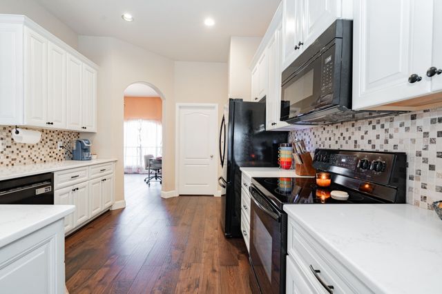 10921 Owl Creek Drive, Fort Worth, TX 76179