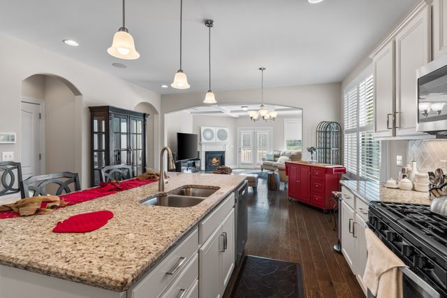 687 Fall Creek Cir, Goodlettsville, TN 37072