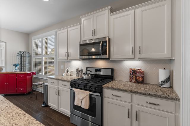 687 Fall Creek Cir, Goodlettsville, TN 37072