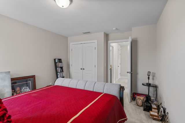687 Fall Creek Cir, Goodlettsville, TN 37072