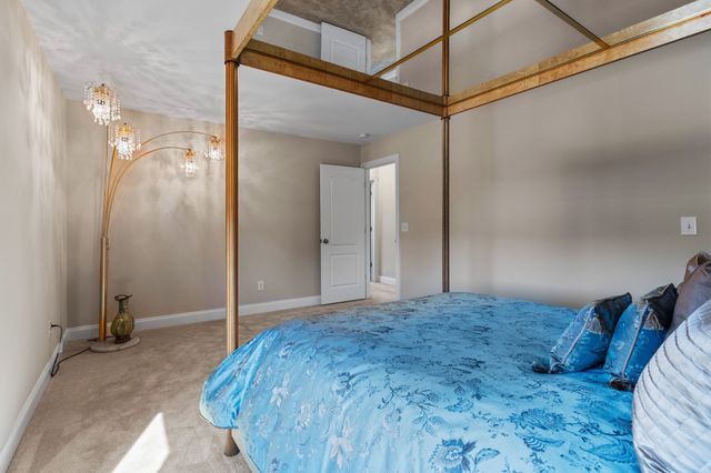 687 Fall Creek Cir, Goodlettsville, TN 37072