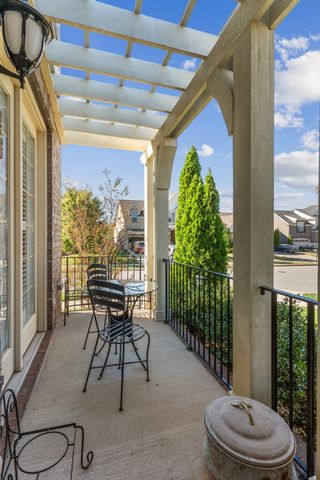 687 Fall Creek Cir, Goodlettsville, TN 37072