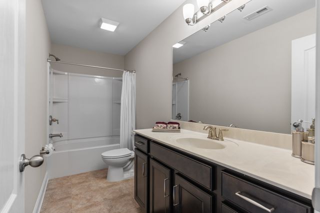 687 Fall Creek Cir, Goodlettsville, TN 37072