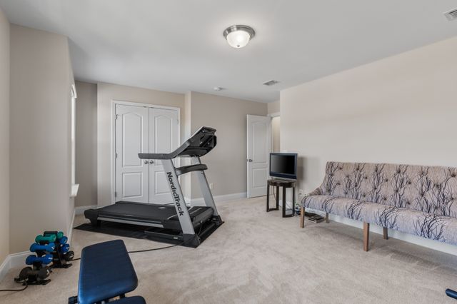 687 Fall Creek Cir, Goodlettsville, TN 37072