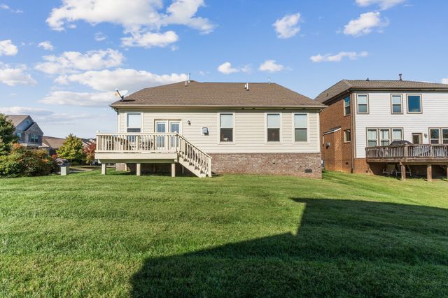 687 Fall Creek Cir, Goodlettsville, TN 37072