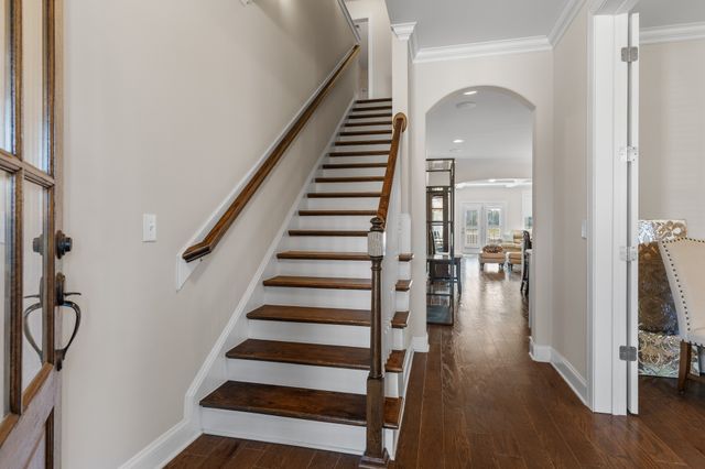 687 Fall Creek Cir, Goodlettsville, TN 37072