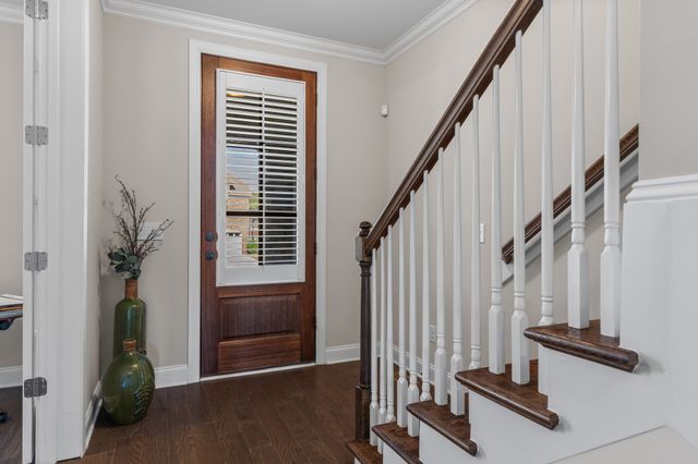 687 Fall Creek Cir, Goodlettsville, TN 37072