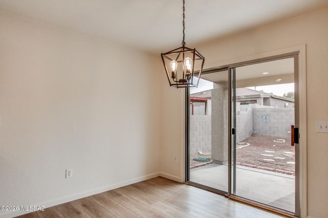 9410 E Grapevine Spring Place, Tucson, AZ 85710
