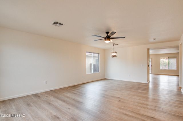9410 E Grapevine Spring Place, Tucson, AZ 85710