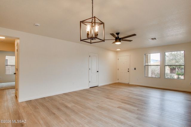 9410 E Grapevine Spring Place, Tucson, AZ 85710
