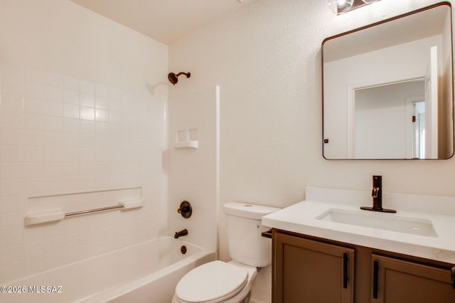 9410 E Grapevine Spring Place, Tucson, AZ 85710
