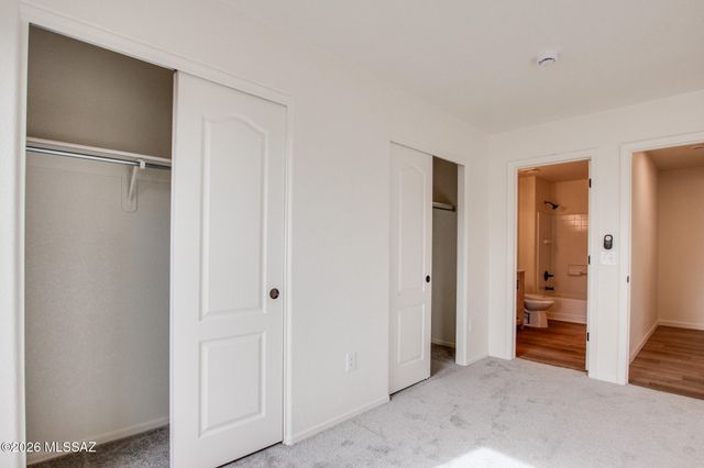 9410 E Grapevine Spring Place, Tucson, AZ 85710