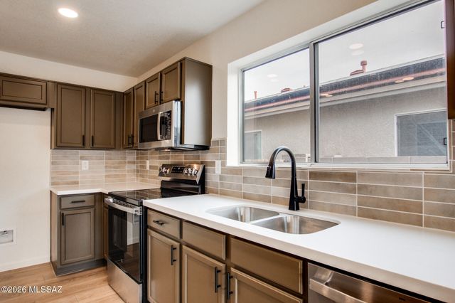 9410 E Grapevine Spring Place, Tucson, AZ 85710