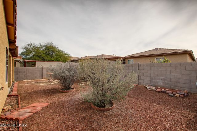 9410 E Grapevine Spring Place, Tucson, AZ 85710