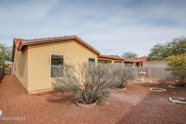 9410 E Grapevine Spring Place, Tucson, AZ 85710