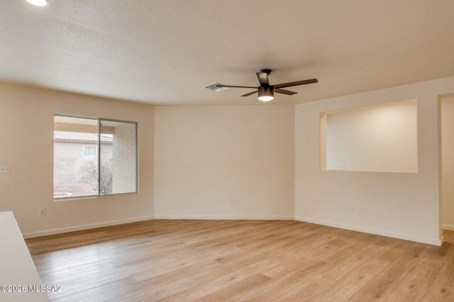 9410 E Grapevine Spring Place, Tucson, AZ 85710