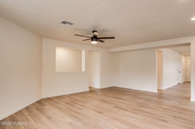 9410 E Grapevine Spring Place, Tucson, AZ 85710