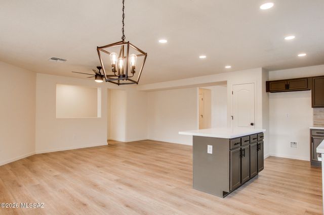 9410 E Grapevine Spring Place, Tucson, AZ 85710