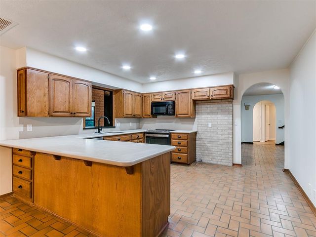 2000 Morgan Drive, Norman, OK 73069