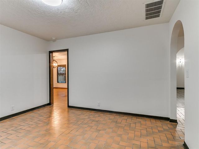 2000 Morgan Drive, Norman, OK 73069