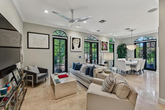 31 SE 10th Avenue, Fort Lauderdale, FL 33301