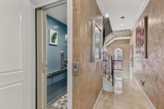 31 SE 10th Avenue, Fort Lauderdale, FL 33301