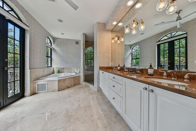 31 SE 10th Avenue, Fort Lauderdale, FL 33301