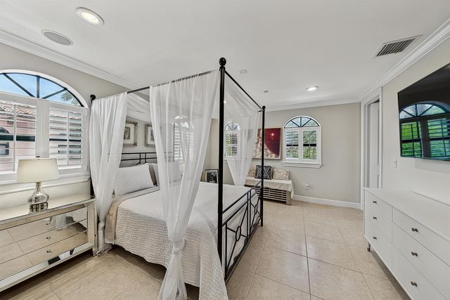 31 SE 10th Avenue, Fort Lauderdale, FL 33301