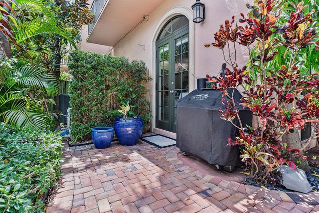31 SE 10th Avenue, Fort Lauderdale, FL 33301
