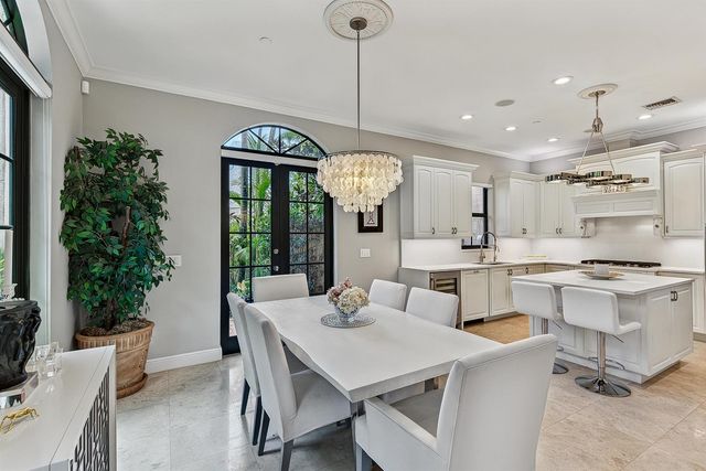 31 SE 10th Avenue, Fort Lauderdale, FL 33301