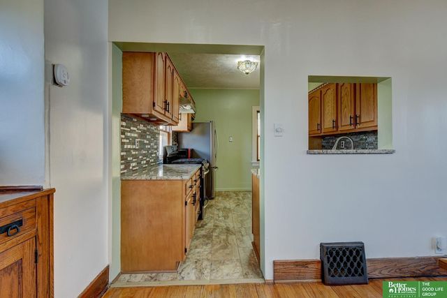 1774 S 9th Street, Omaha, NE 68108