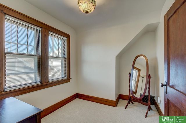 1774 S 9th Street, Omaha, NE 68108