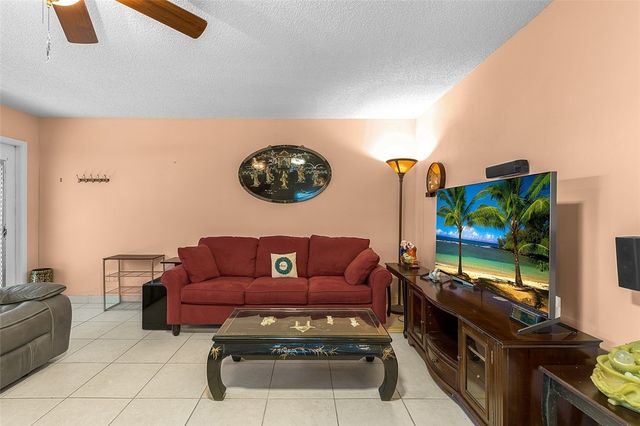3 Vista Gardens Trail 106, Vero Beach, FL 32962