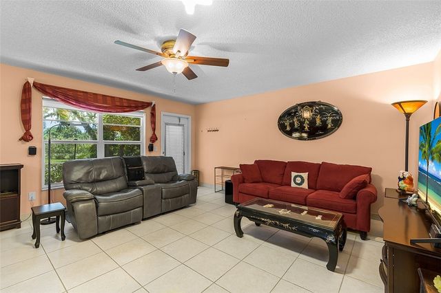 3 Vista Gardens Trail 106, Vero Beach, FL 32962
