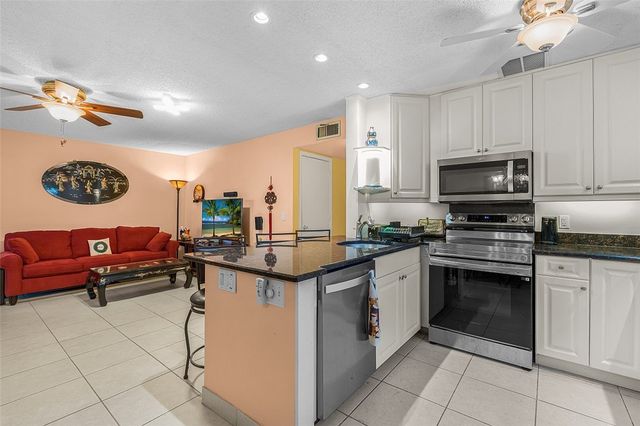 3 Vista Gardens Trail 106, Vero Beach, FL 32962
