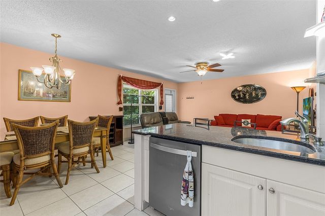 3 Vista Gardens Trail 106, Vero Beach, FL 32962