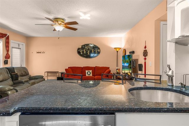 3 Vista Gardens Trail 106, Vero Beach, FL 32962