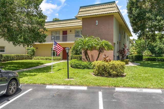 3 Vista Gardens Trail 106, Vero Beach, FL 32962