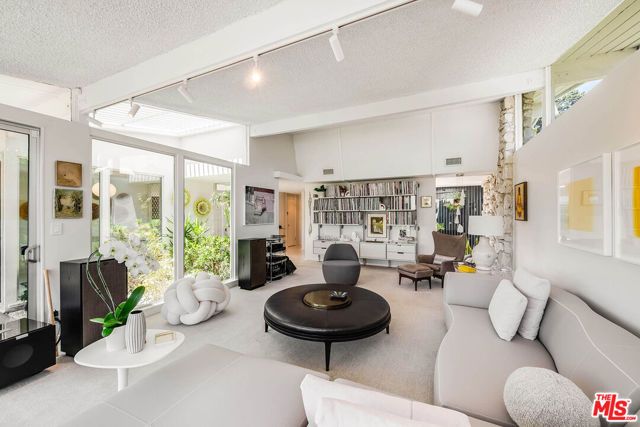1331 Casiano Road, Los Angeles, CA 90049